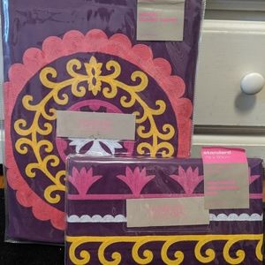 Purple medallion twin duvet cover and single sham